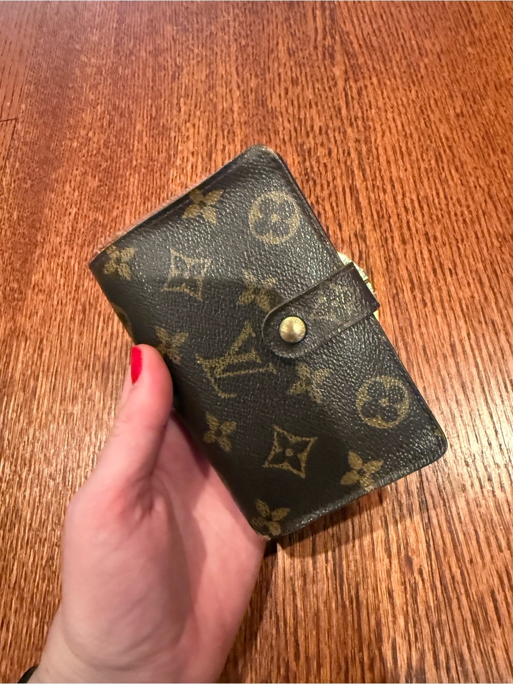 LOUIS VUITTON Kiss Lock Monogram Porte Monnaie Bifold Brown Wallet